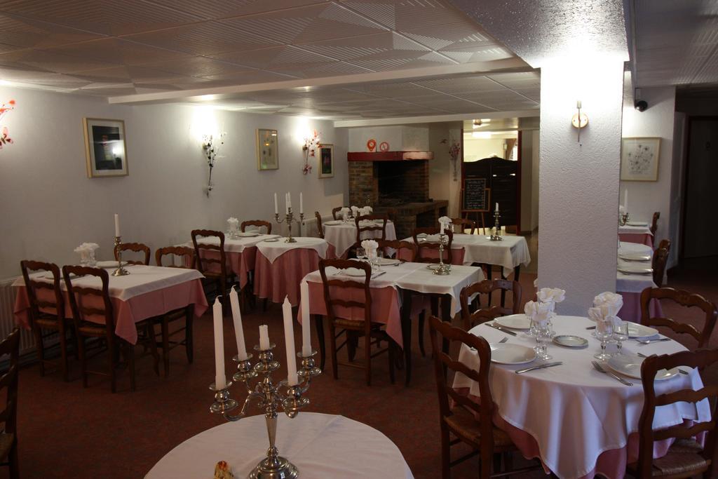 Hotel Les Deux Sapins Cailly-sur-Eure Zewnętrze zdjęcie