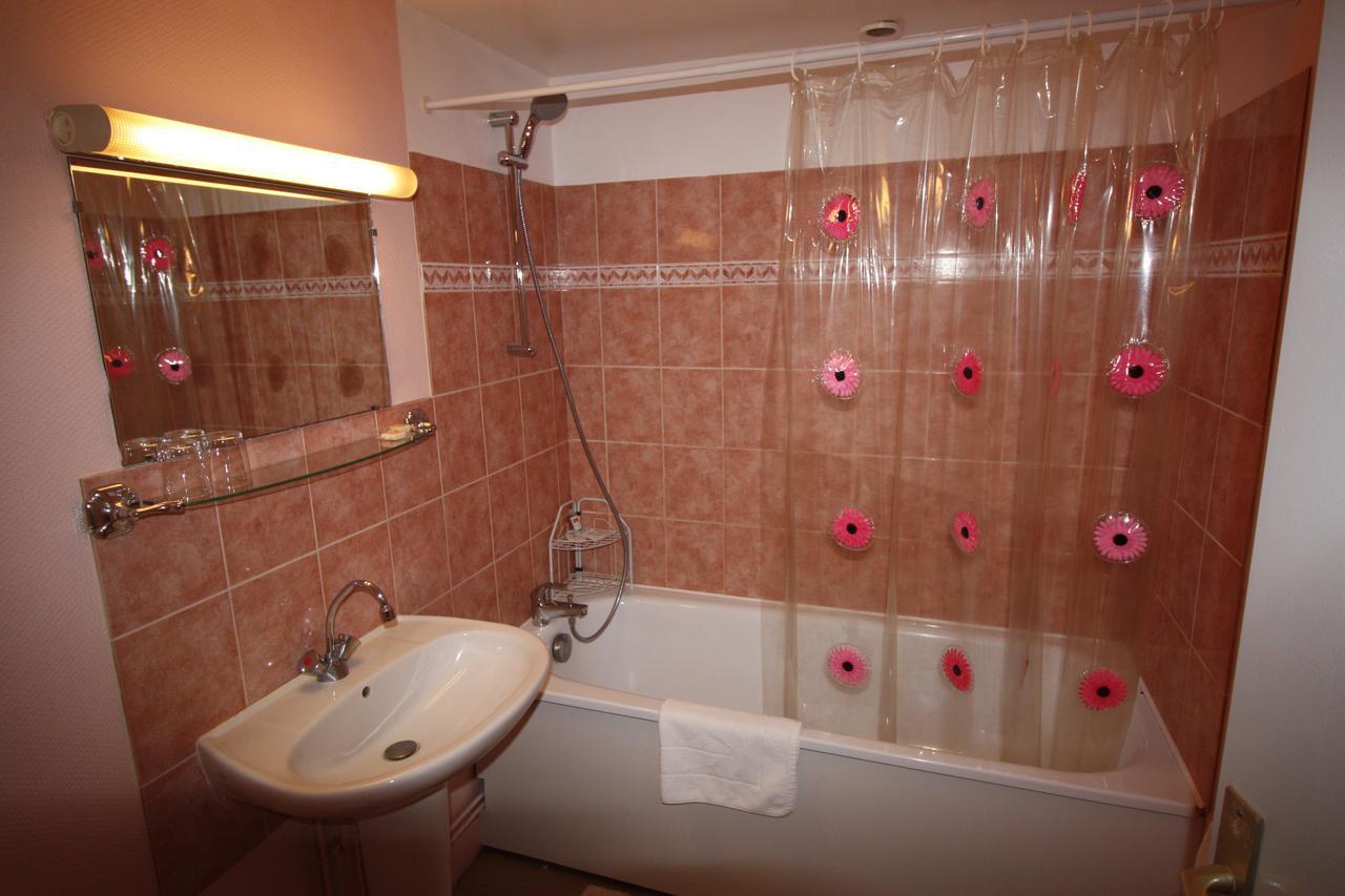 Hotel Les Deux Sapins Cailly-sur-Eure Zewnętrze zdjęcie