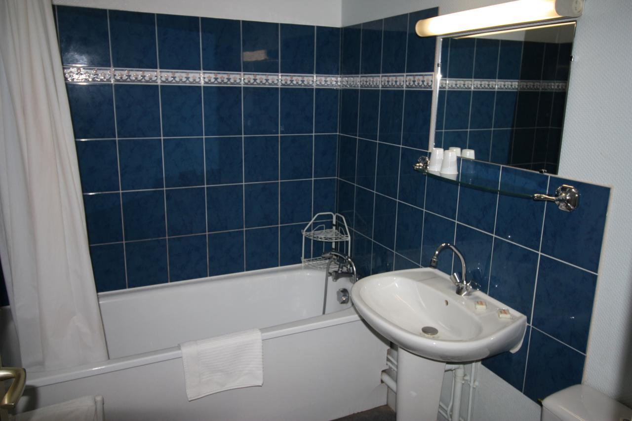 Hotel Les Deux Sapins Cailly-sur-Eure Zewnętrze zdjęcie